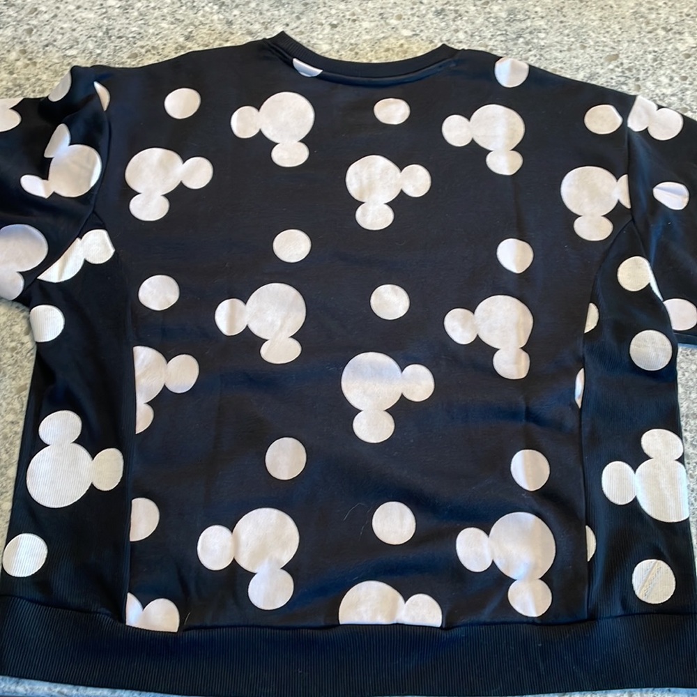 Disney Mickey Mouse Ears Logo sweatshirt. In great condition, size XL - Picture 4 of 10